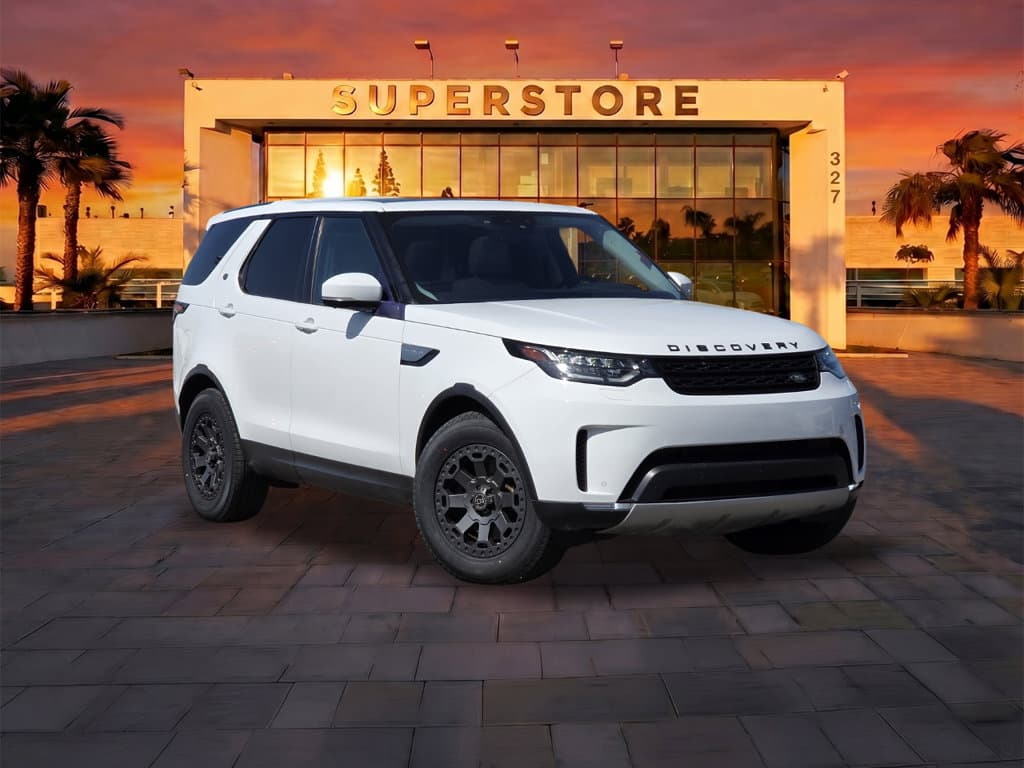 Dealer-provided photo of Land Rover Discovery