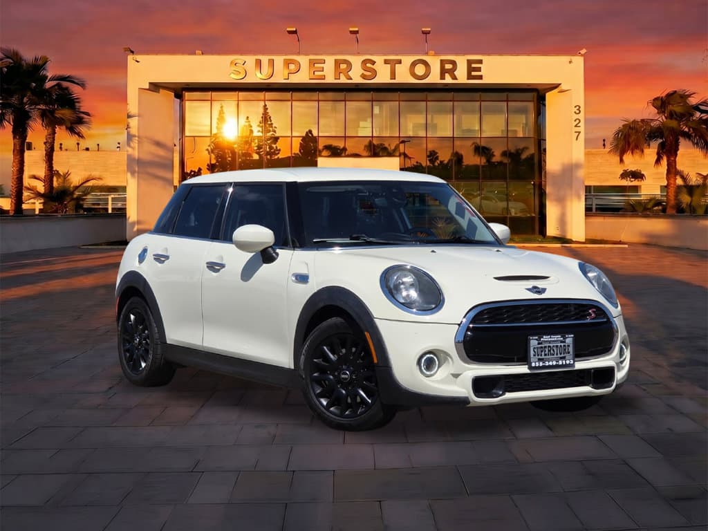 Dealer-provided photo of MINI Cooper S