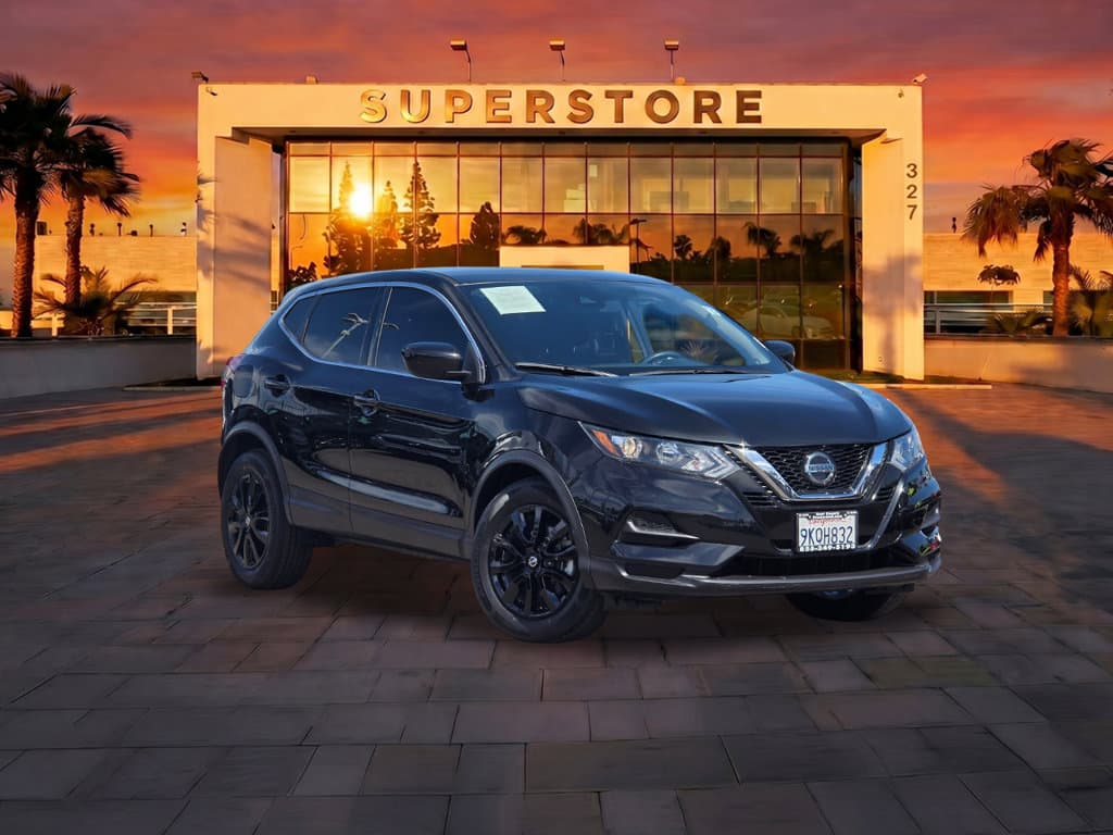 Dealer-provided photo of Nissan Rogue Sport