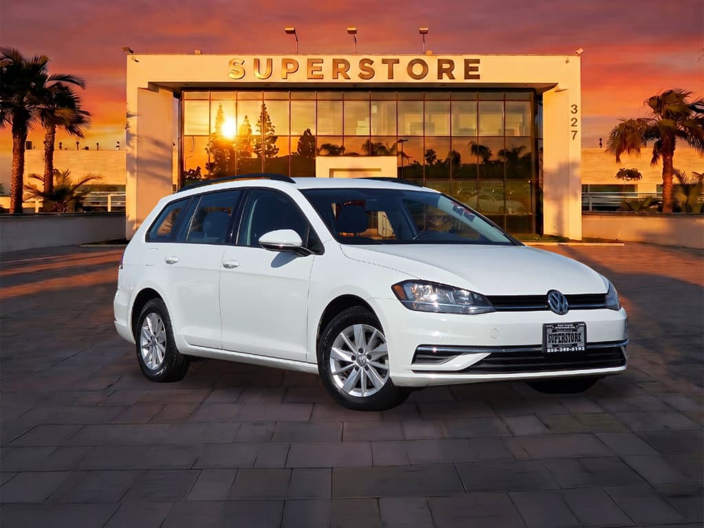 Dealer-provided photo of Volkswagen Golf SportWagen