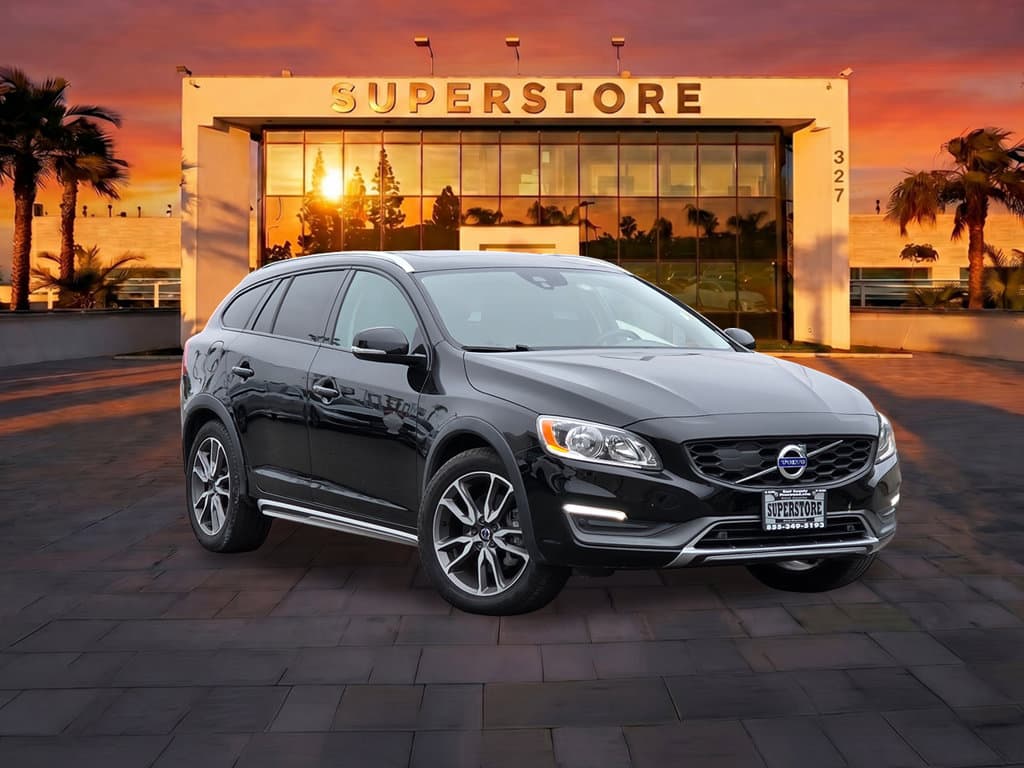 Dealer-provided photo of Volvo V60 Cross Country