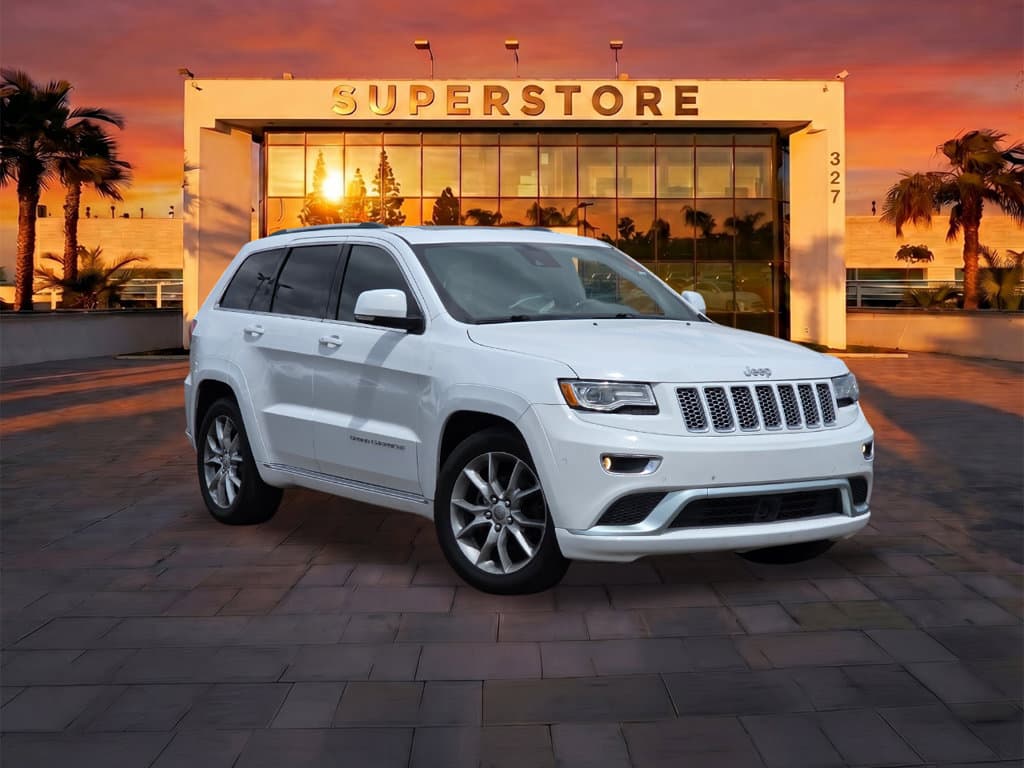Dealer-provided photo of Jeep Grand Cherokee