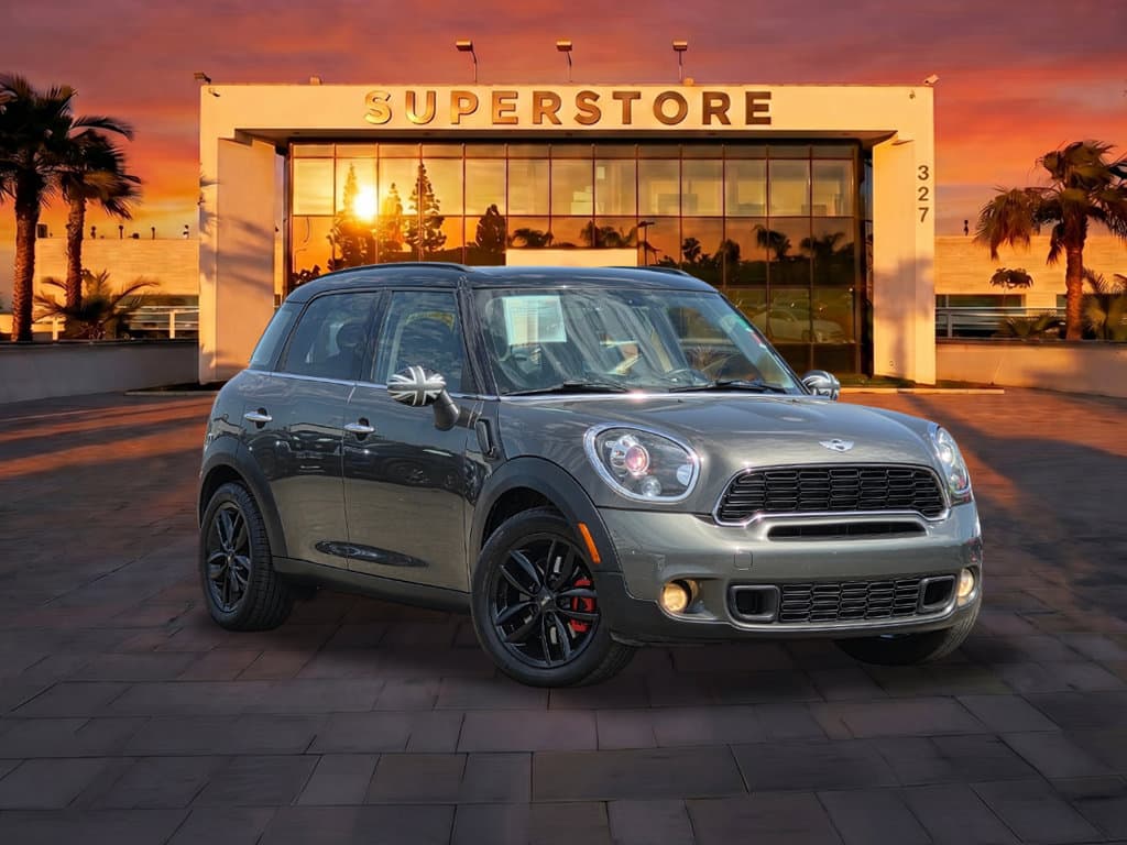Dealer-provided photo of MINI Cooper S Countryman